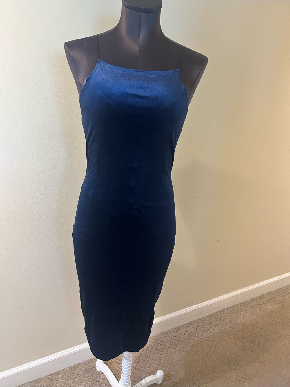 Forever 21 Classic Navy Velvet Slip Dress size S